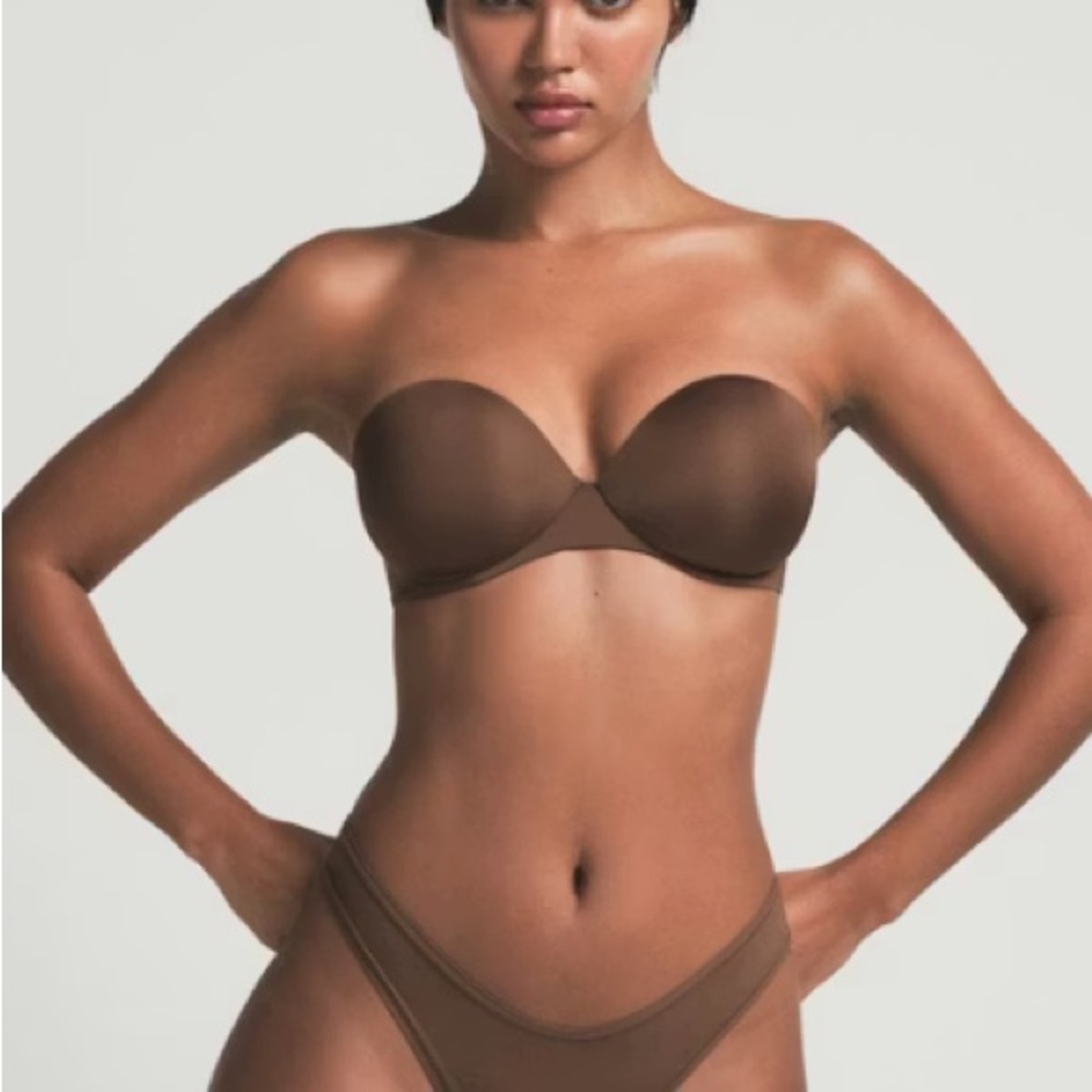 NWT Skims Ultimate Push Up Strapless Bra